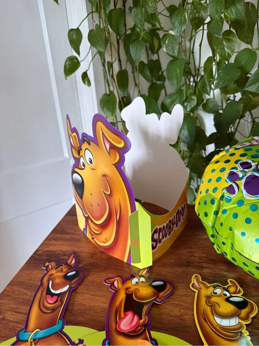 Happy Birthday Table Centerpiece Balloon Decoration - SCOOBY DOO